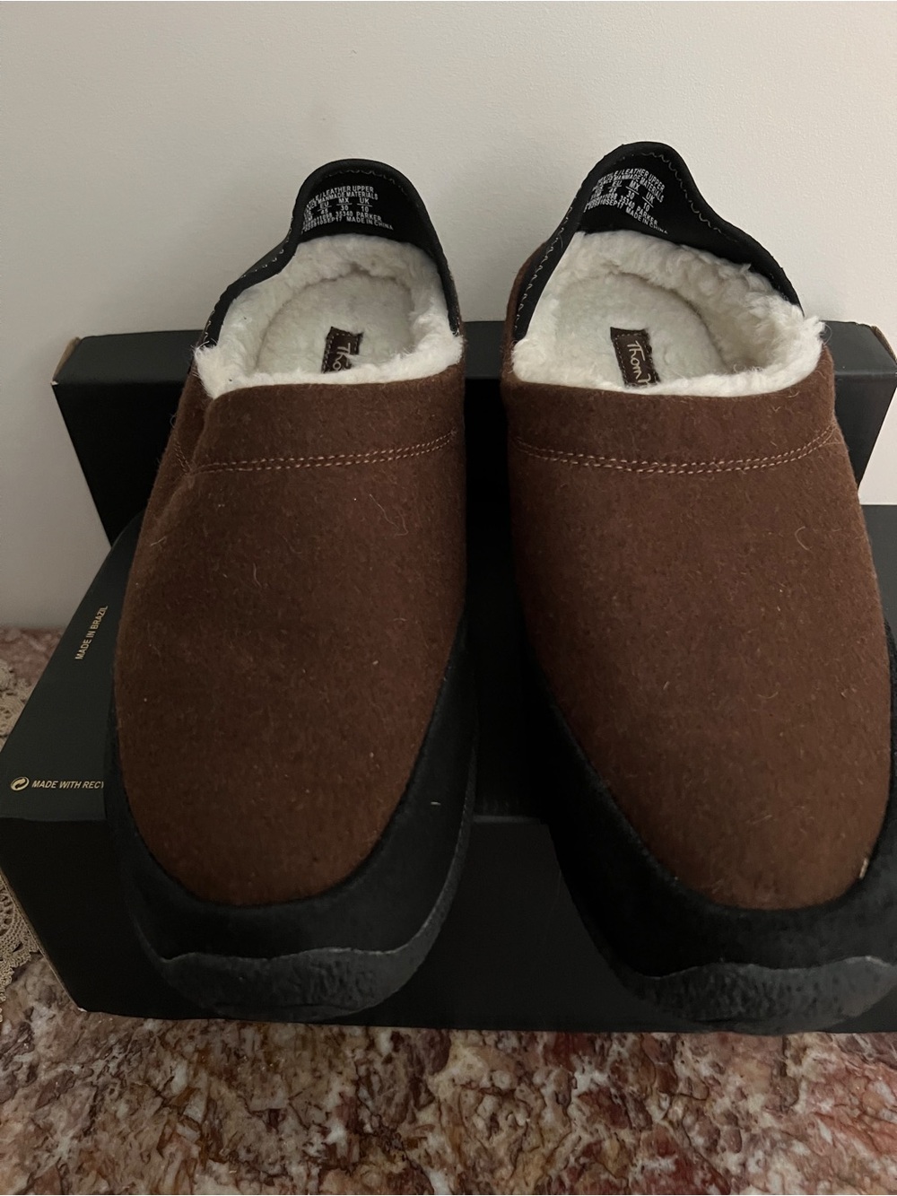 Thom McAn Men's Brown Slip-On Moc Slippers with White Faux Shearling